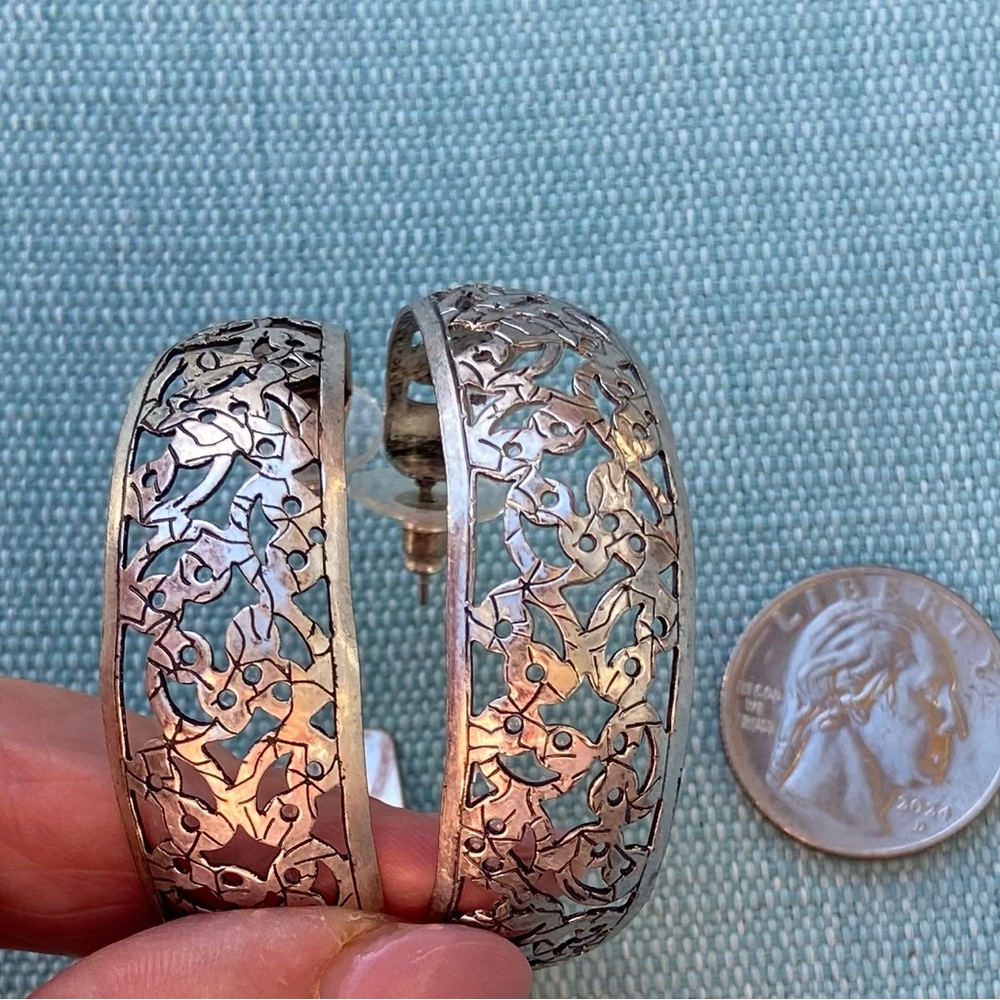 Silver colored Floral filigree Hoop Earrings